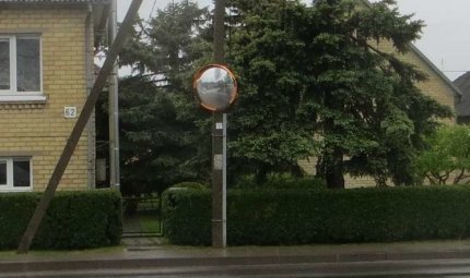 Vairuotojų saugumui – sferiniai veidrodžiai