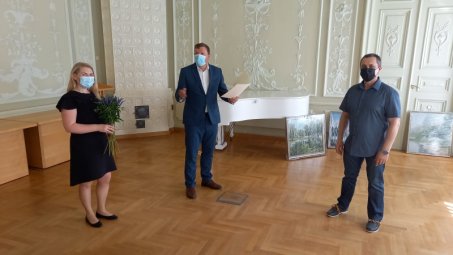Kultūros ministerijoje Valentinui Ylai įteikta Adomo Varno premija