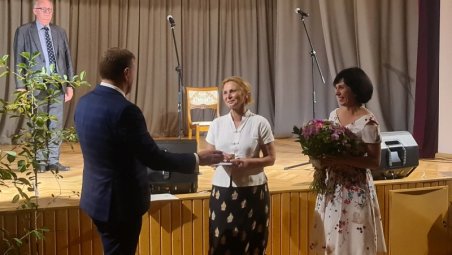 Mero padėkos raštas įteiktas šviesios atminties skulptoriaus R. Kvinto žmonai E. Kvintienei