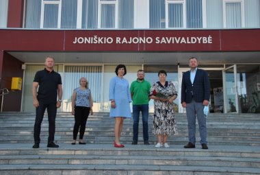 Padėkota ilgametei savivaldybės administracijos darbuotojai