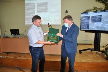 Tarybos posėdžio metu – sveikinimas Miesto dienos proga