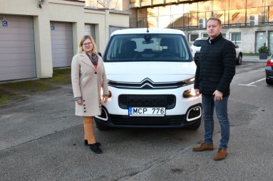 Gataučių seniūnijai perduotas naujas automobilis