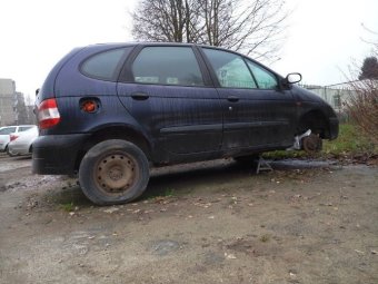Draudžiama neeksploatuojamus automobilius laikyti bendrojo naudojimo vietose