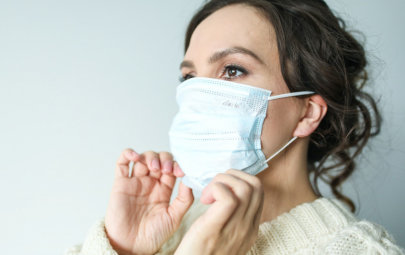 Renginiuose uždarose erdvėse galima dėvėti ne tik FFP2 lygio respiratorius, bet ir medicinines...