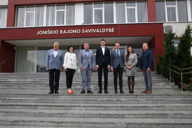 Biudžeto ir finansų komiteto pirmininkas su komanda lankėsi Joniškyje
