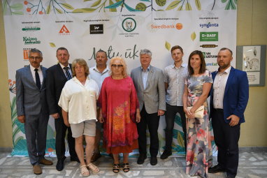 Lietuvos žemdirbių šventėje apdovanoti joniškiečiai