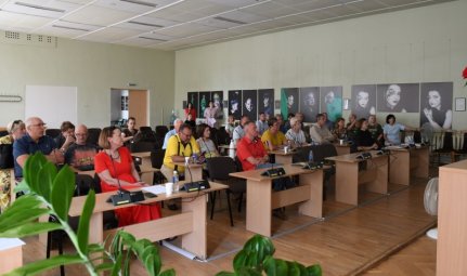 Tarybos posėdyje – miesto-partnerio Novoselicos merės padėka Joniškio rajonui