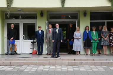 Su mokslo ir žinių diena pasveikinta rajono švietimo bendruomenė