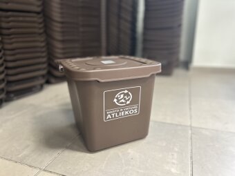  Dalinami kibirėliai maisto ir virtuvės atliekoms rūšiuoti