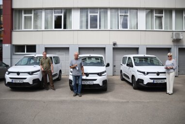 Gaižaičių, Satkūnų ir Žagarės seniūnijoms perduoti nauji automobiliai