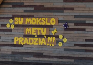 Su mokslo ir žinių diena pasveikinta rajono švietimo bendruomenė