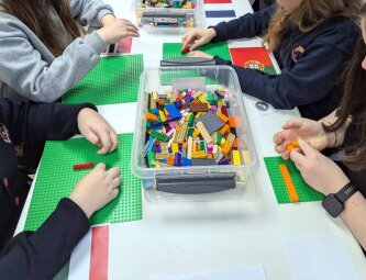 Jaunimo žvilgsnis į NATO: pažintinės ekskursijos ir edukacinės veiklos