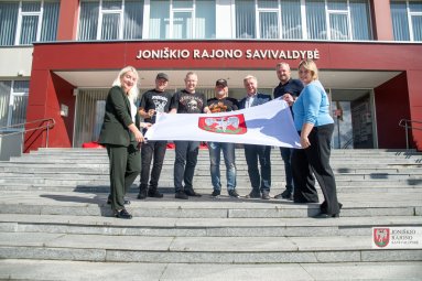 Išlydėti dalyviai į istorinį ralį „Ryterna modul Mototourism rally Lietuva“ 