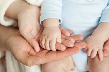 Joniškio rajono savivaldybės naujagimiams dovanojami kūdikio kraiteliai