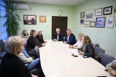 Joniškio rajono savivaldybėje – susitikimas su „Joniškio krašto gidų gildijos“ atstovais