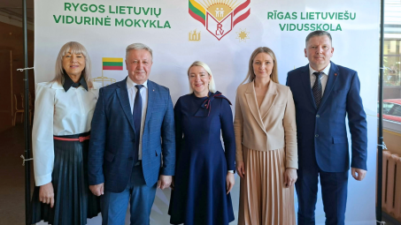 Pasveikinta Rygos lietuvių vidurinės mokyklos bendruomenė